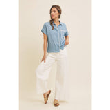 WASHED CHAMBRAY BUTTON-DOWN SHIRT WITH STITCHING: WASHED DENIM / S
