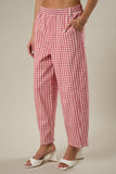 ELASTIC WAIST BAND GINGHAM PRINTED BARREL FIT TWILL PANTS: CREAM-RED GINGHAM / L