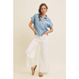 WASHED CHAMBRAY BUTTON-DOWN SHIRT WITH STITCHING: WASHED DENIM / S